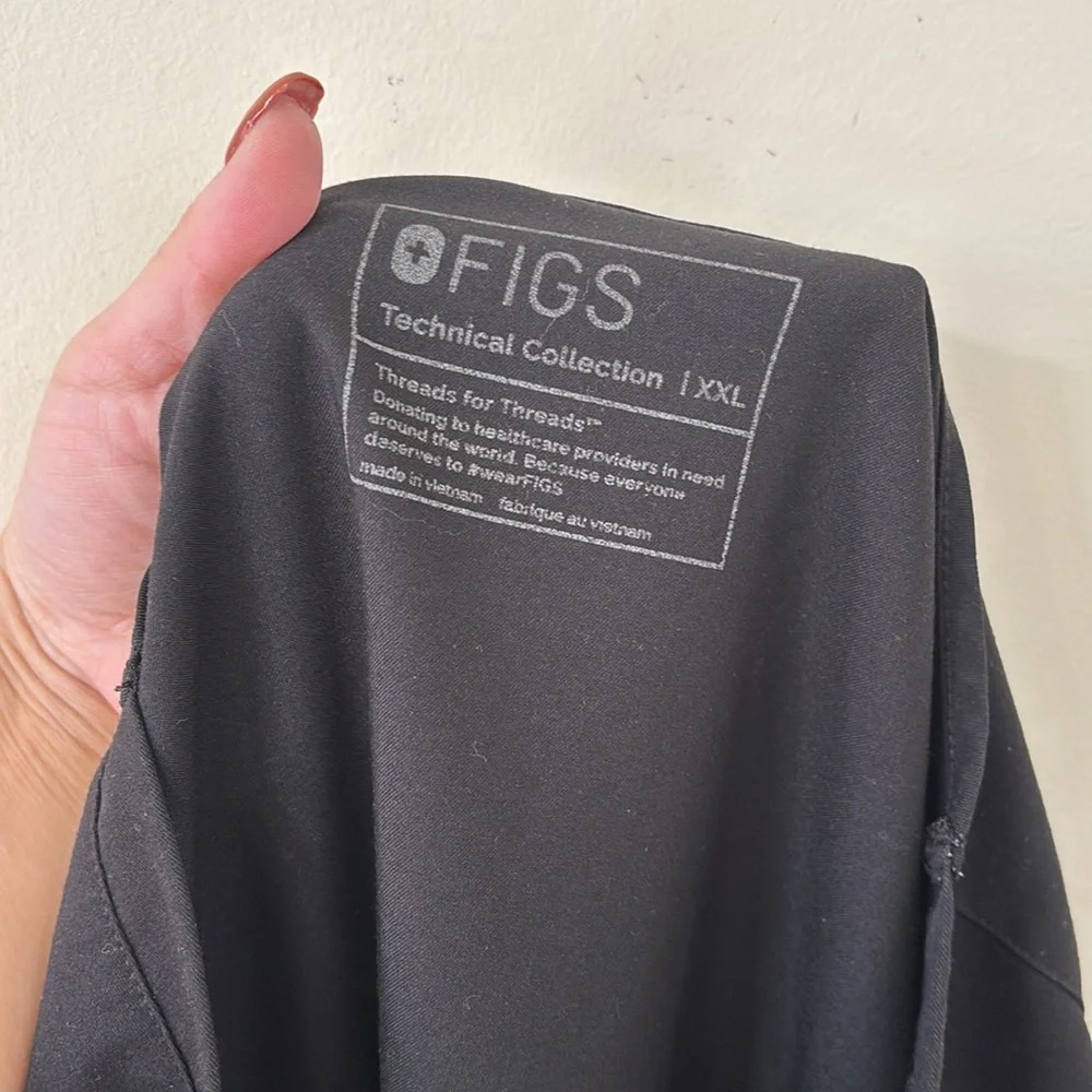 FIGS Casma Three-Pocket Scrub Top Black Size XXL - Picture 8 of 9